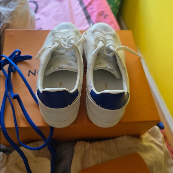 Louis Vuitton Monogram White and Gray Sneakers - Picture 3 of 5